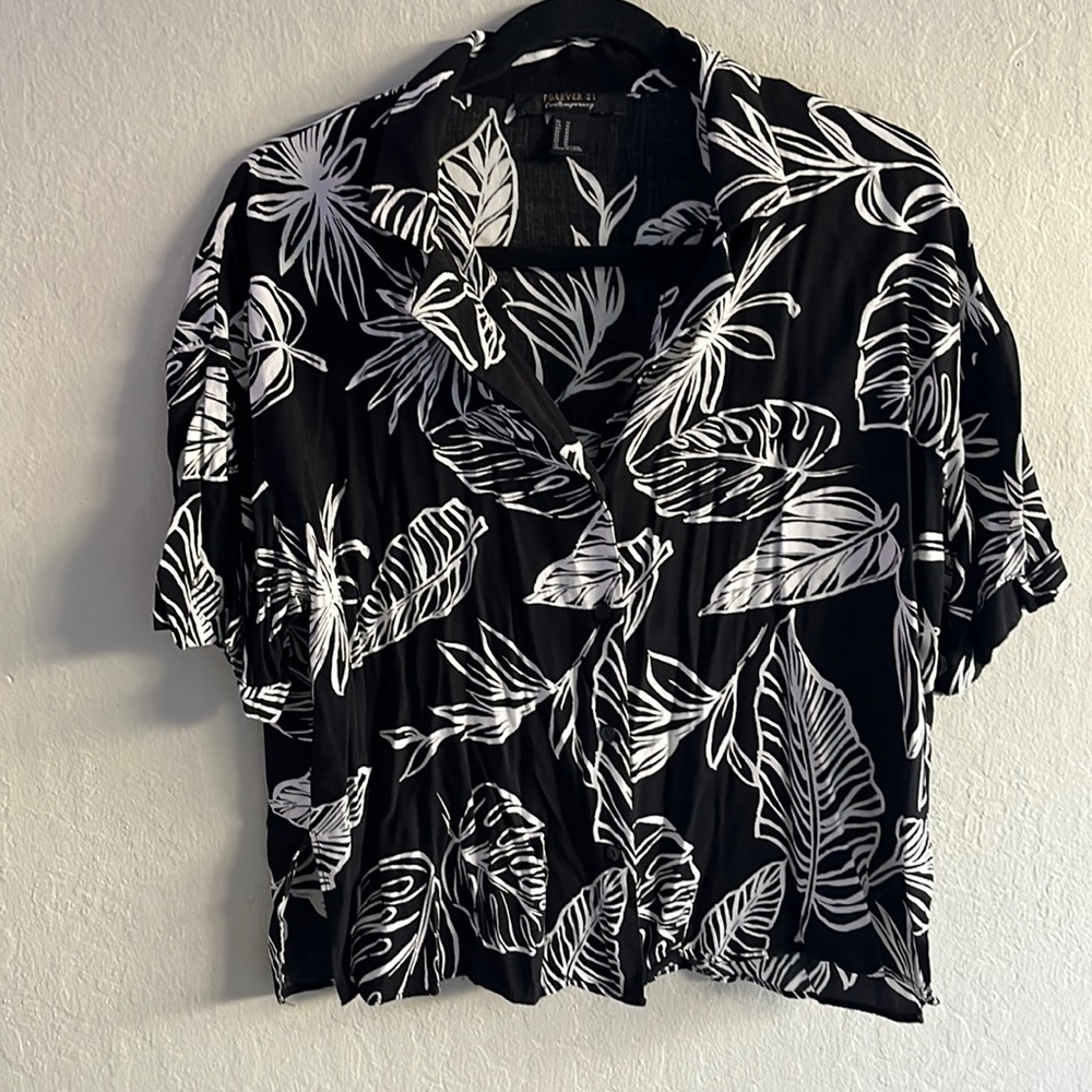 Forever21 cropped plant button up